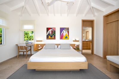 Luxury Villa Photo #36