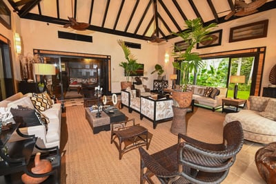 Luxury Villa Photo #16