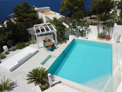 Luxury Villa Photo #3