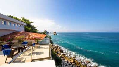 Luxury Villa Photo #5