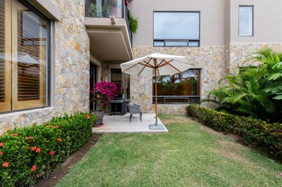 Luxury Villa Photo #12