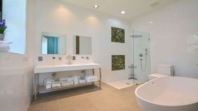 Luxury Villa Photo #40