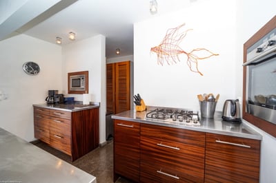Kitchen & Dining Areas