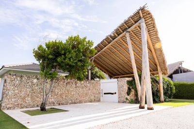 Luxury Villa Photo #24