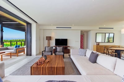 Luxury Villa Photo #6