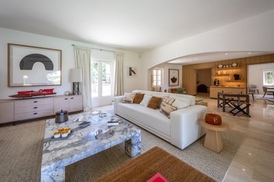 Luxury Villa Photo #15