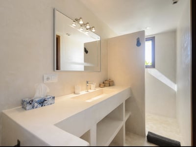 Luxury Villa Photo #24