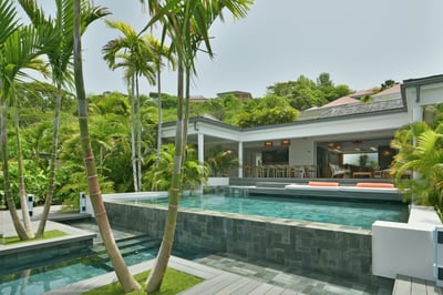 Luxury Villa Photo #4