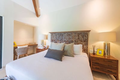 Luxury Villa Photo #17