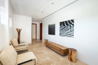 Luxury Villa Photo #23