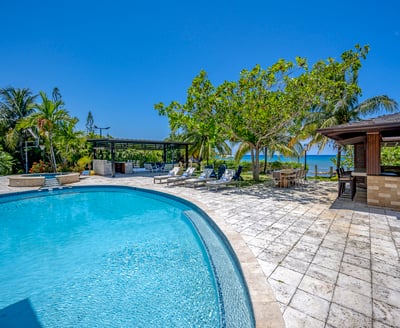 Luxury Villa Photo #4