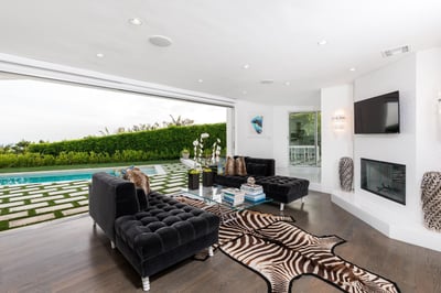 Luxury Villa Photo #6