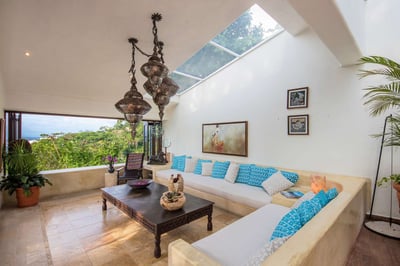 Luxury Villa Photo #14