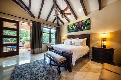 Luxury Villa Photo #18