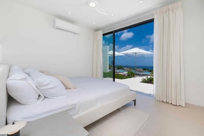 Luxury Villa Photo #26