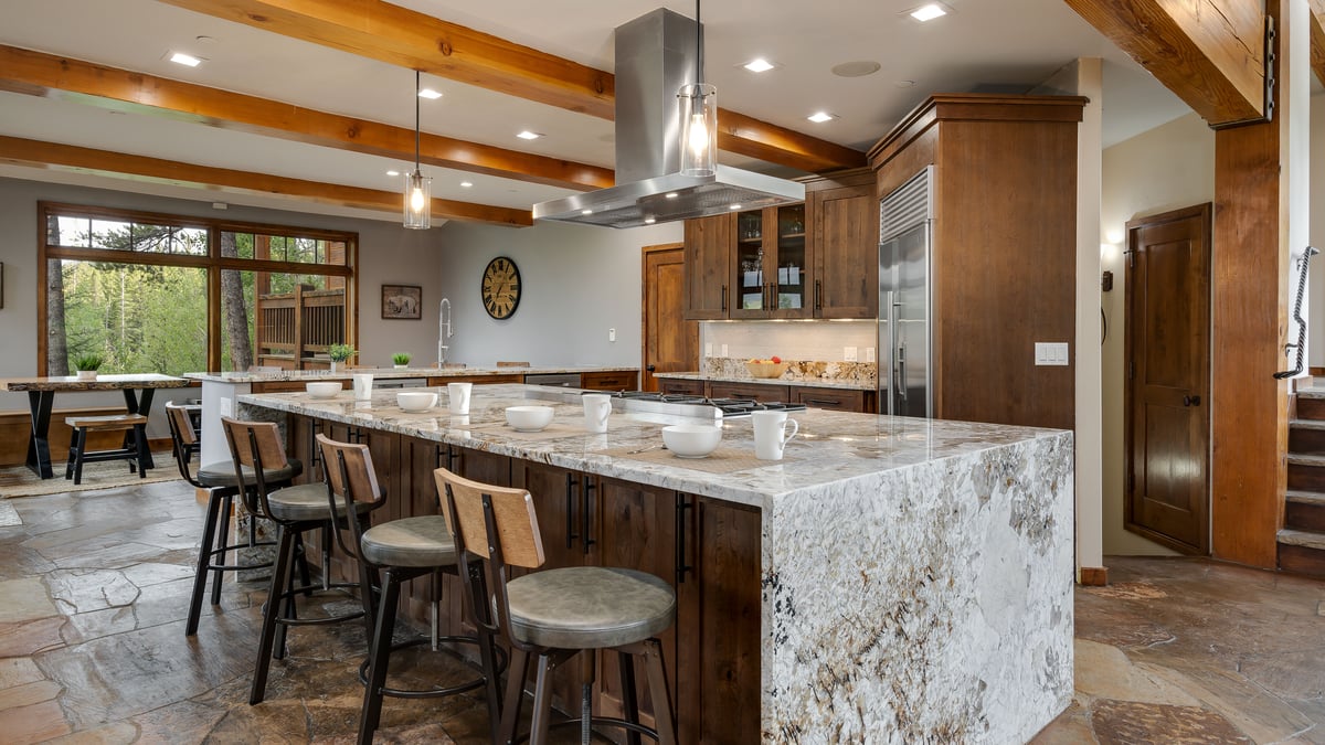 Majestic Mountain Lodge