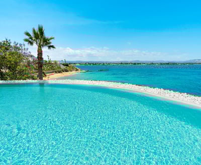 Luxury Villa Photo #3