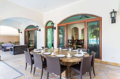 Luxury Villa Photo #10