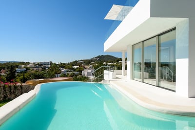 Luxury Villa Photo #4