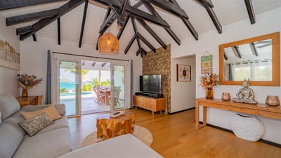 Luxury Villa Photo #24