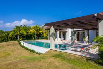 Luxury Villa Photo #21