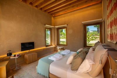 Luxury Villa Photo #26