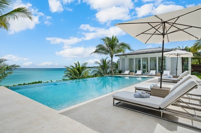 Luxury Villa Photo #16