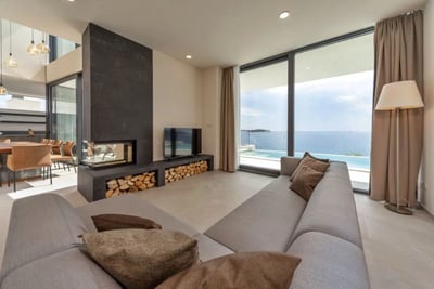 Luxury Villa Photo #17
