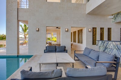 Luxury Villa Photo #17