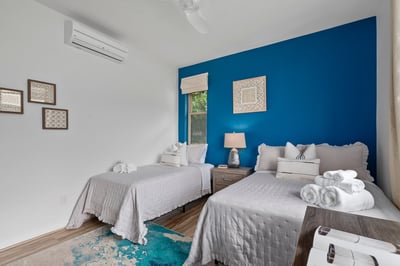 Luxury Villa Photo #23