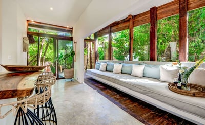 Luxury Villa Photo #9
