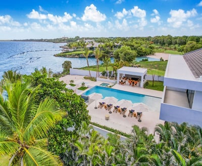Luxury Villa Photo #4