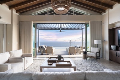 Luxury Villa Photo #18