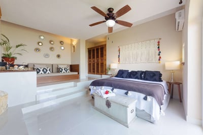 Luxury Villa Photo #27