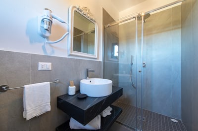 Luxury Villa Photo #32