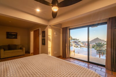 Luxury Villa Photo #21