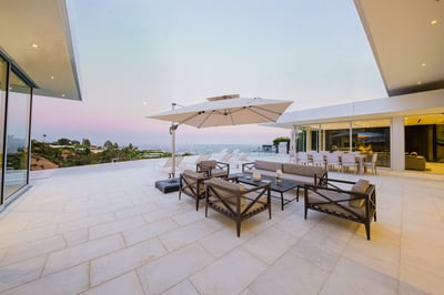 Luxury Villa Photo #3