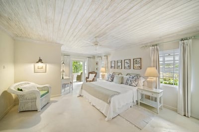 Luxury Villa Photo #36