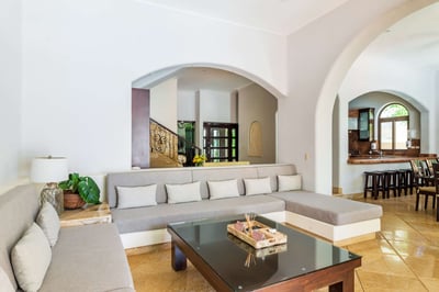 Luxury Villa Photo #46