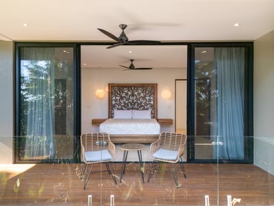 Luxury Villa Photo #25