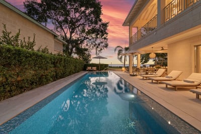 Luxury Villa Photo #8