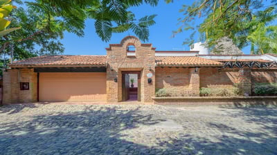 Luxury Villa Photo #49