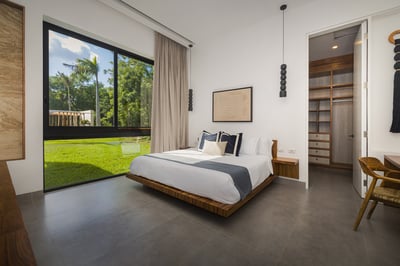 Luxury Villa Photo #32