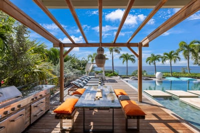 Luxury Villa Photo #4