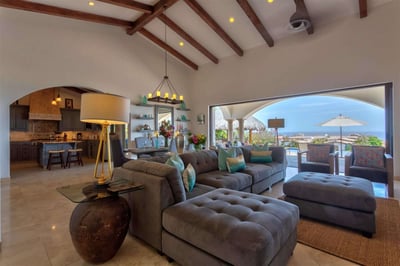 Luxury Villa Photo #21