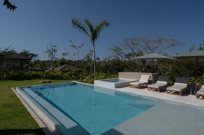 Luxury Villa Photo #4