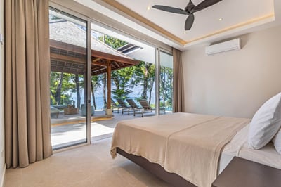 Luxury Villa Photo #36
