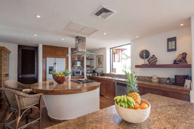 Luxury Villa Photo #11