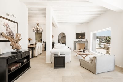 Luxury Villa Photo #24