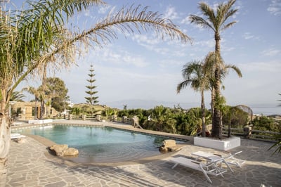 Luxury Villa Photo #11